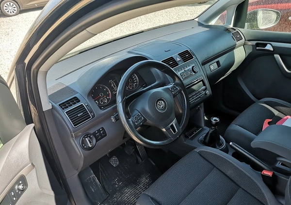 Volkswagen Touran cena 36900 przebieg: 161000, rok produkcji 2012 z Brwinów małe 2